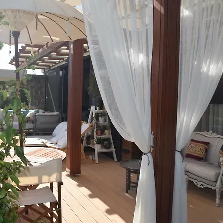 Bed & Breakfast No 5