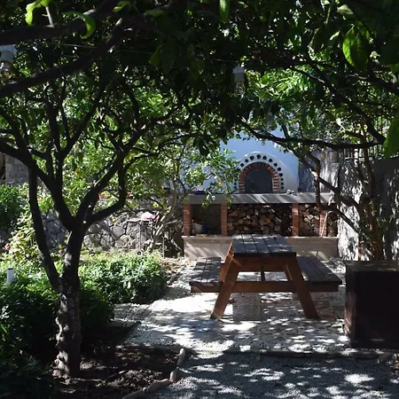 No 5 Bed and Breakfast 4*